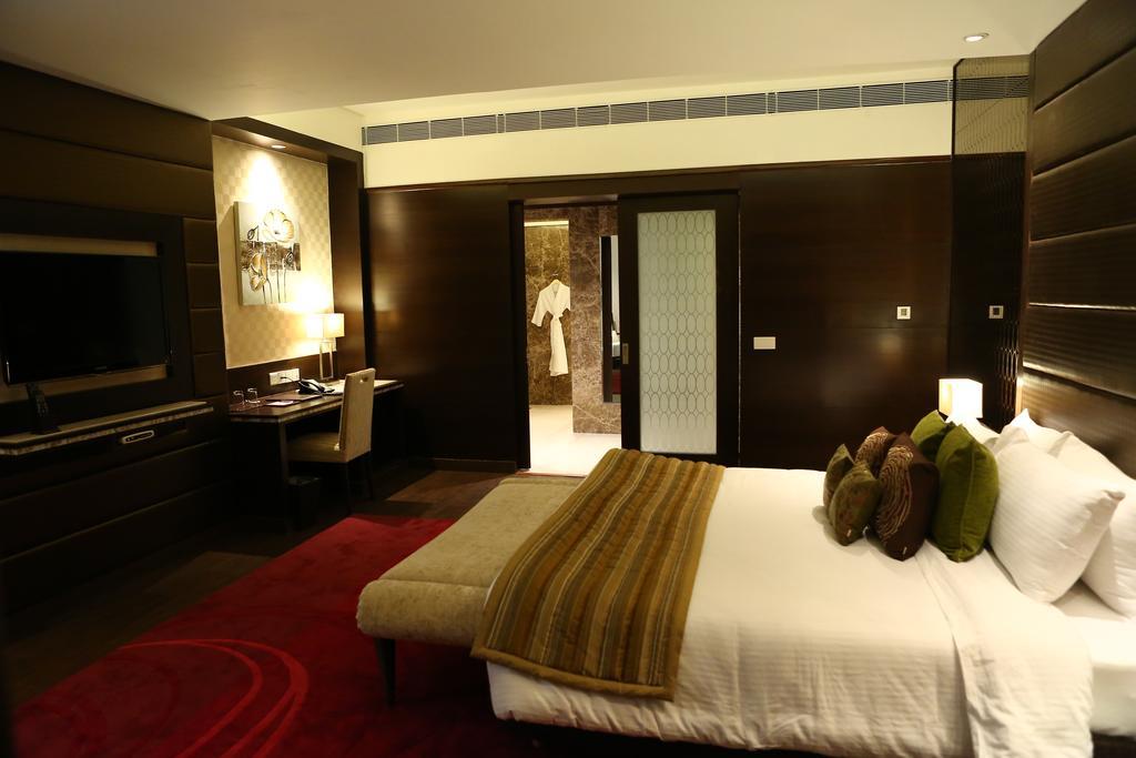The Landmark Towers Kanpur Room photo