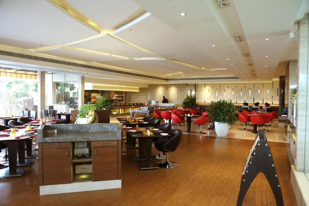 The Landmark Towers Kanpur Exterior photo
